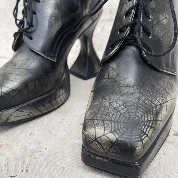 Vintage OG 90’s London Underground Spiderweb Print Leather Coffin Heel Platforms - Picture 3 of 8